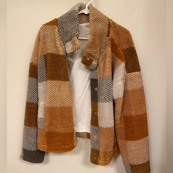 medium thread&suppy shacket - Picture 1 of 2